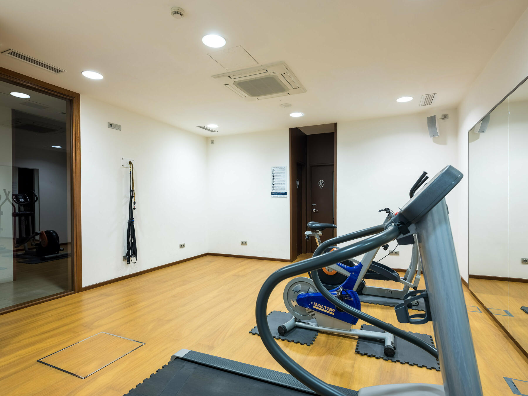 Gimnasio v esquina sup derecha.jpg